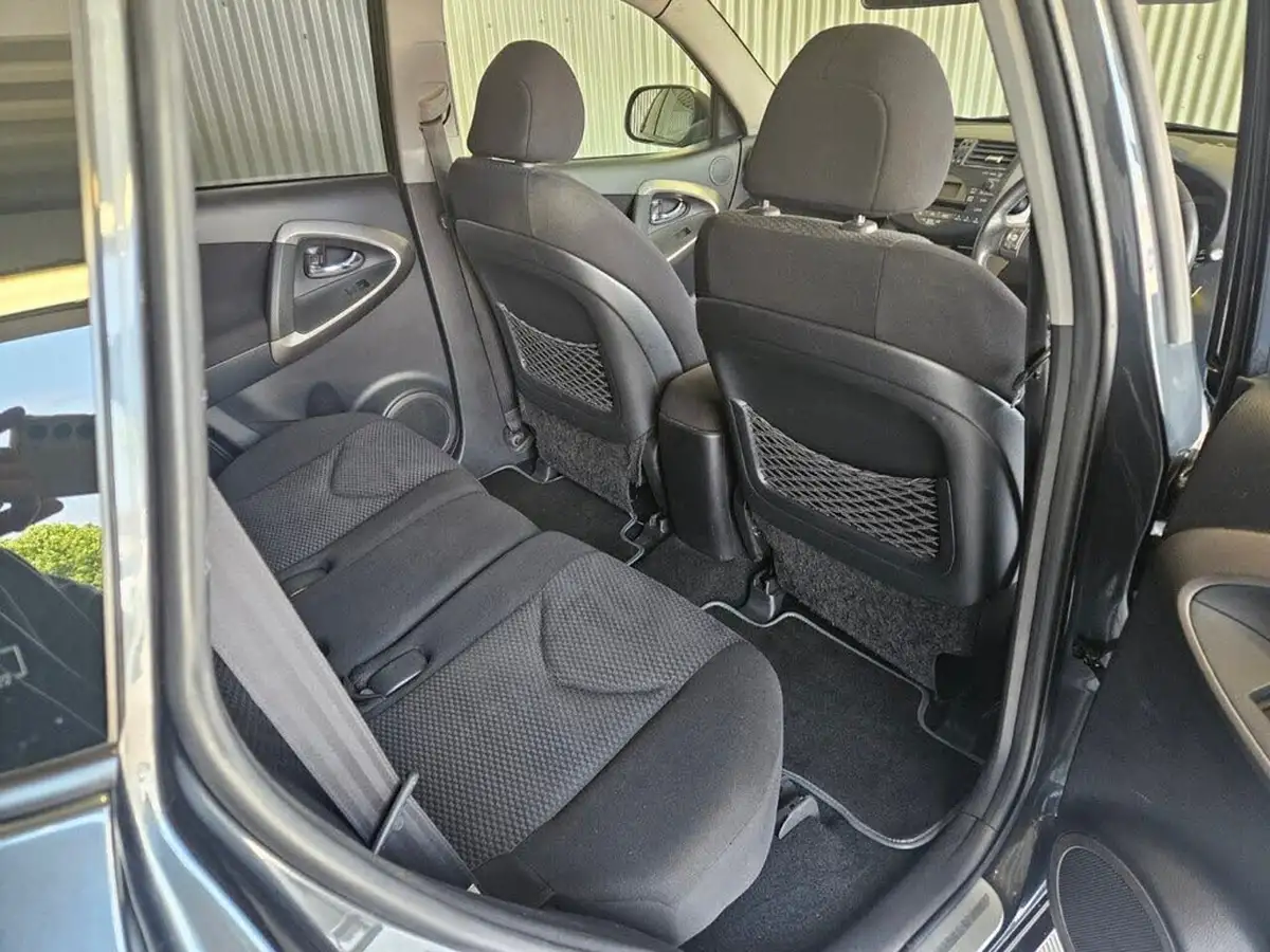 2007-toyota-rav4-22td-xt-r-big-18