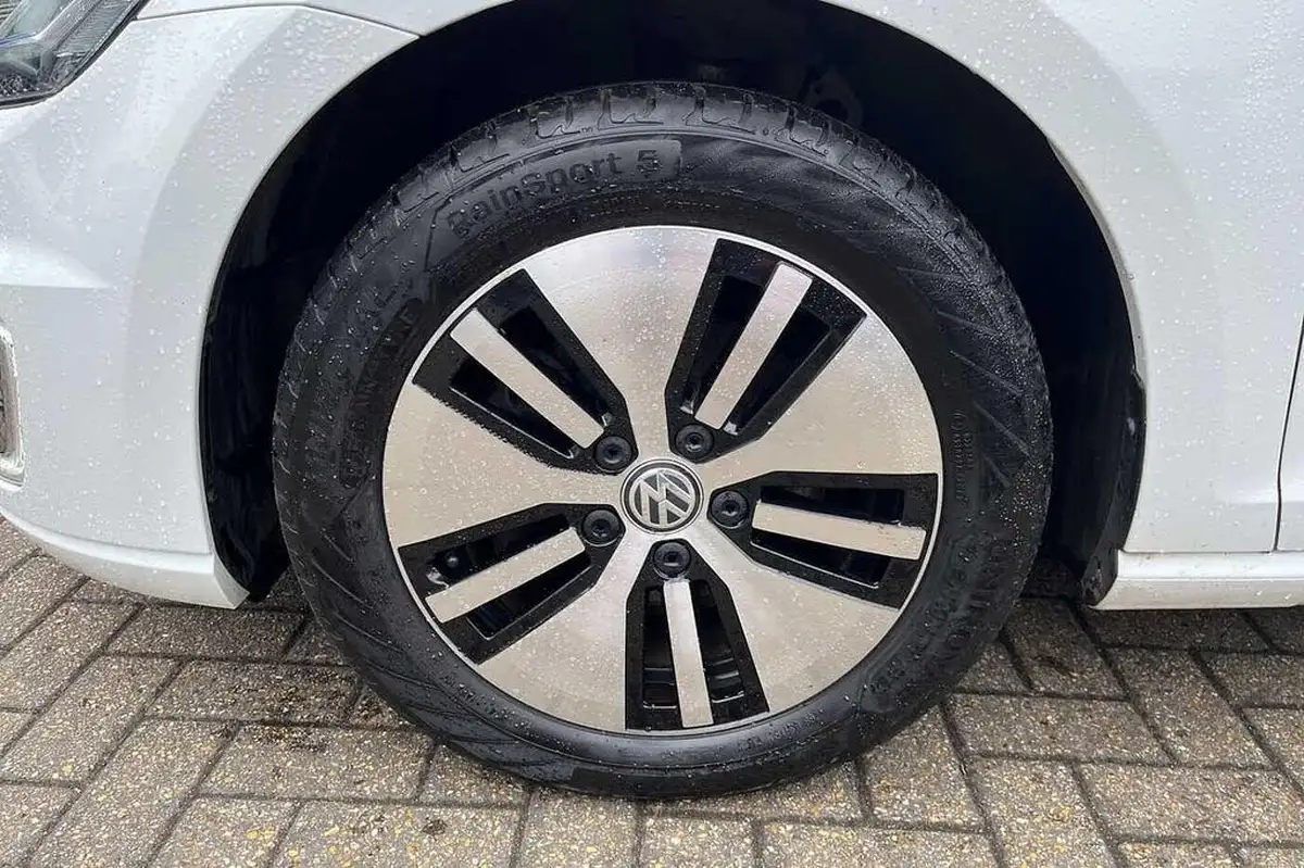 2019-volkswagen-golf-e-e-golf-big-4