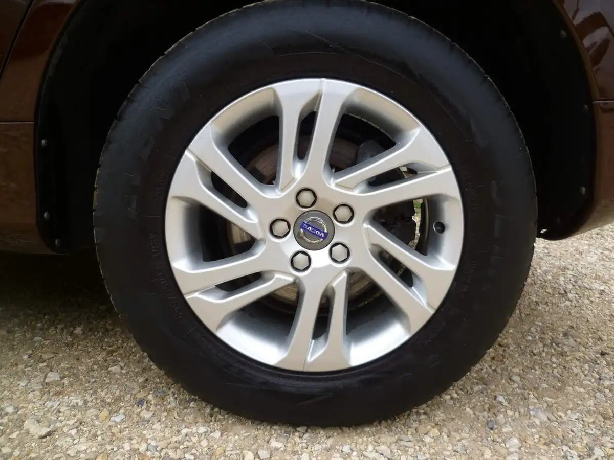 2016-volvo-xc60-20td-d4-se-nav-geartronic-big-41