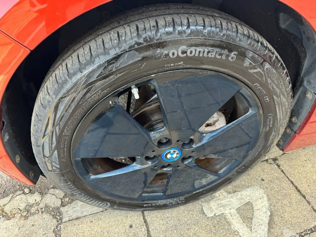 2015-bmw-i3-e-big-39