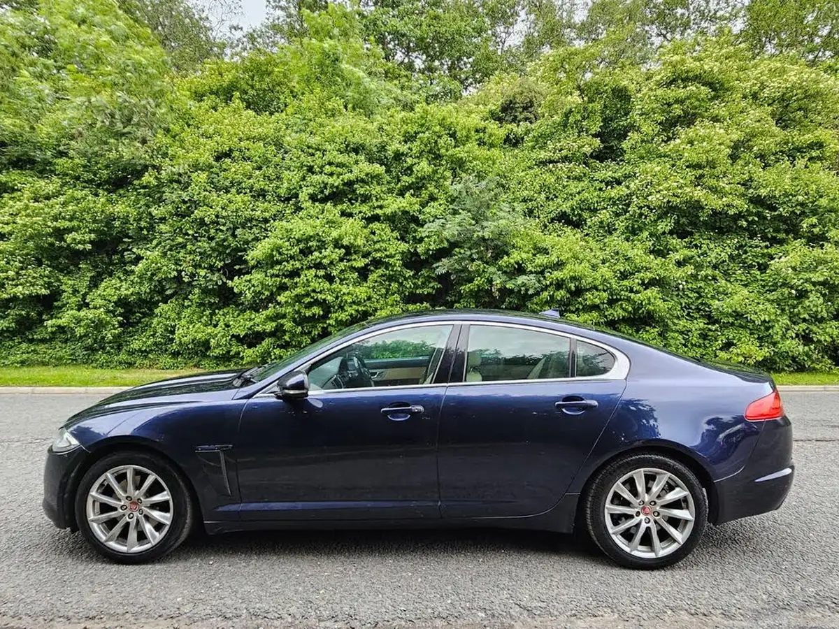 2014-jaguar-xf-22td-luxury-200ps-saloon-4d-big-10