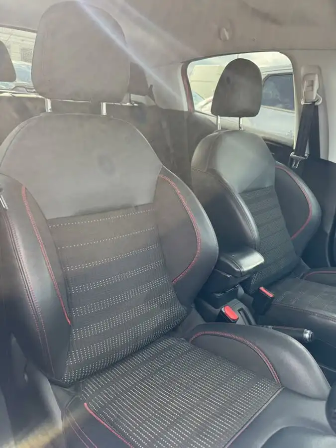 2017-peugeot-208-12-puretech-gt-line-5d-big-22