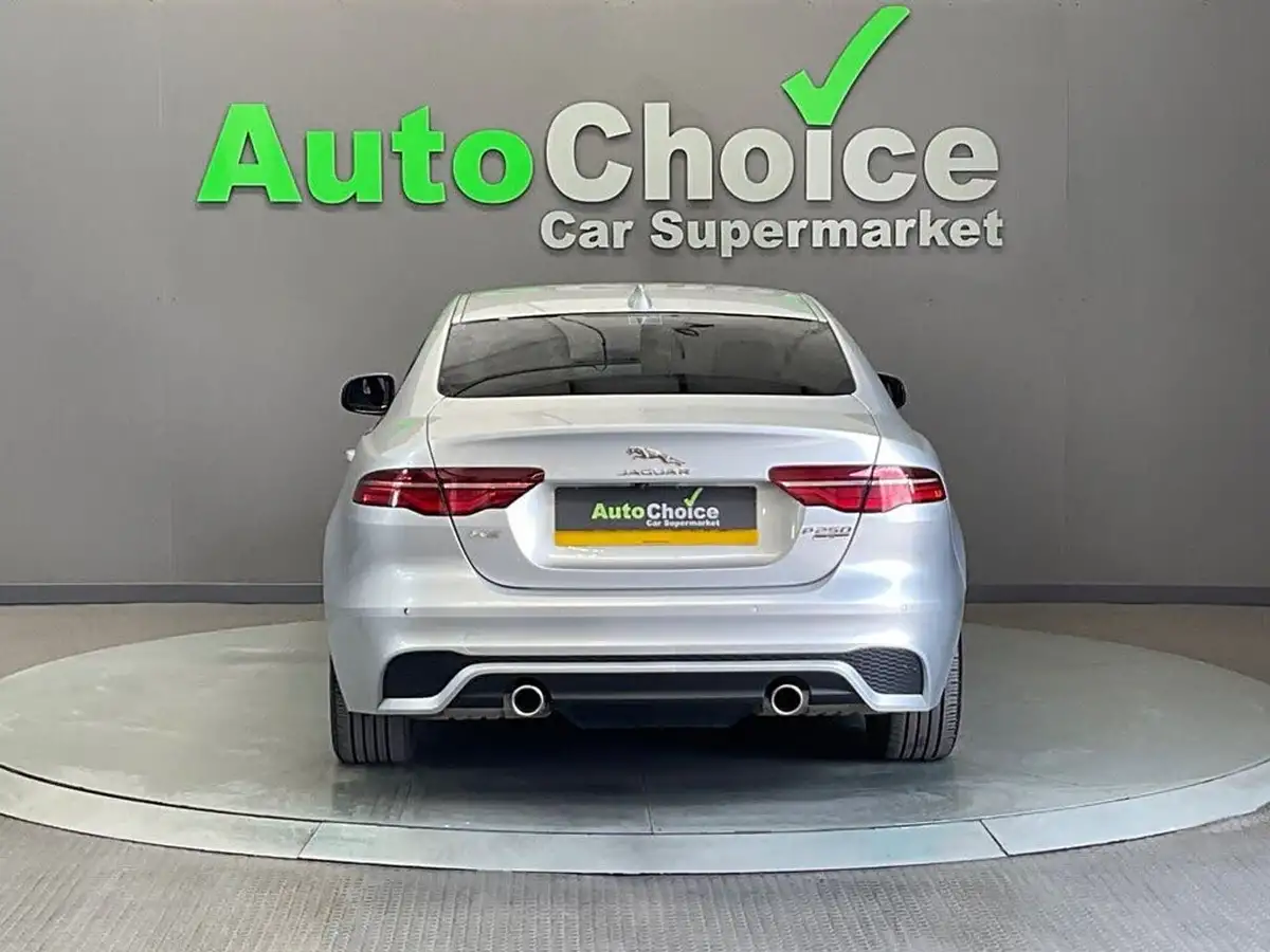 2019-jaguar-xe-20i-r-dynamic-s-250ps-big-15
