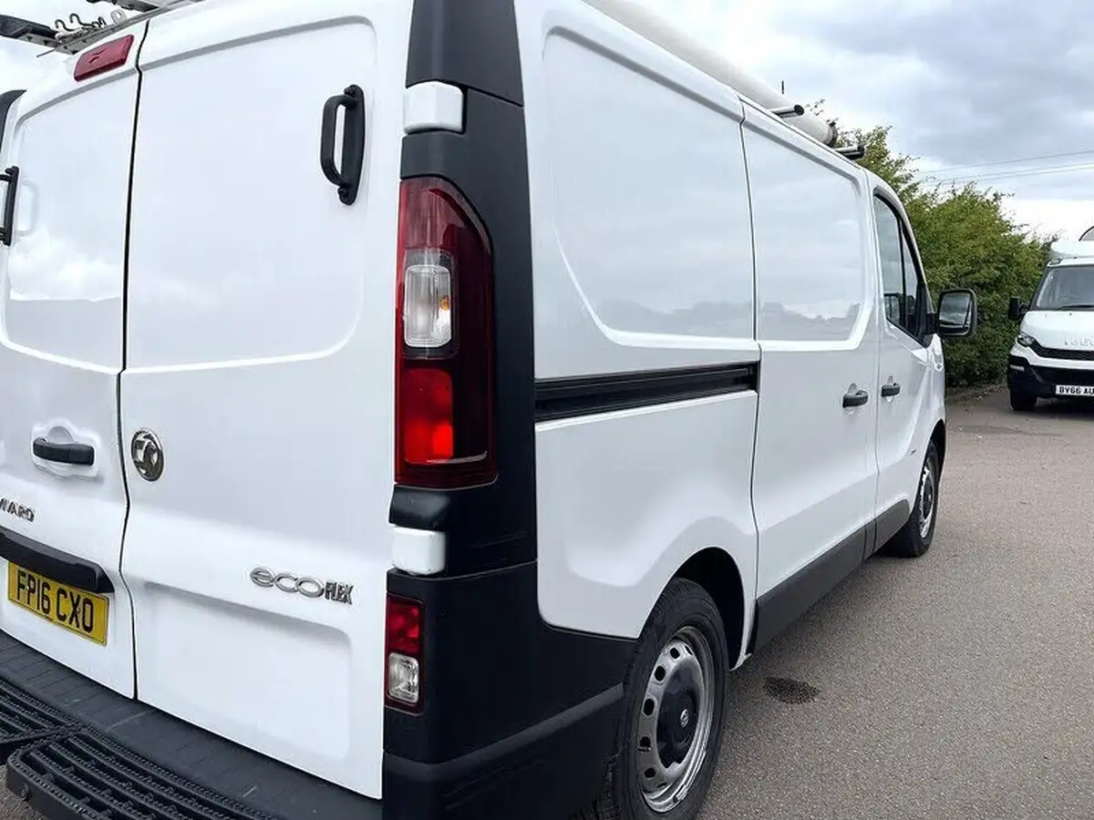 2016-vauxhall-vivaro-16cdti-2900-ecoflex-l1h1-90ps-panel-van-big-19