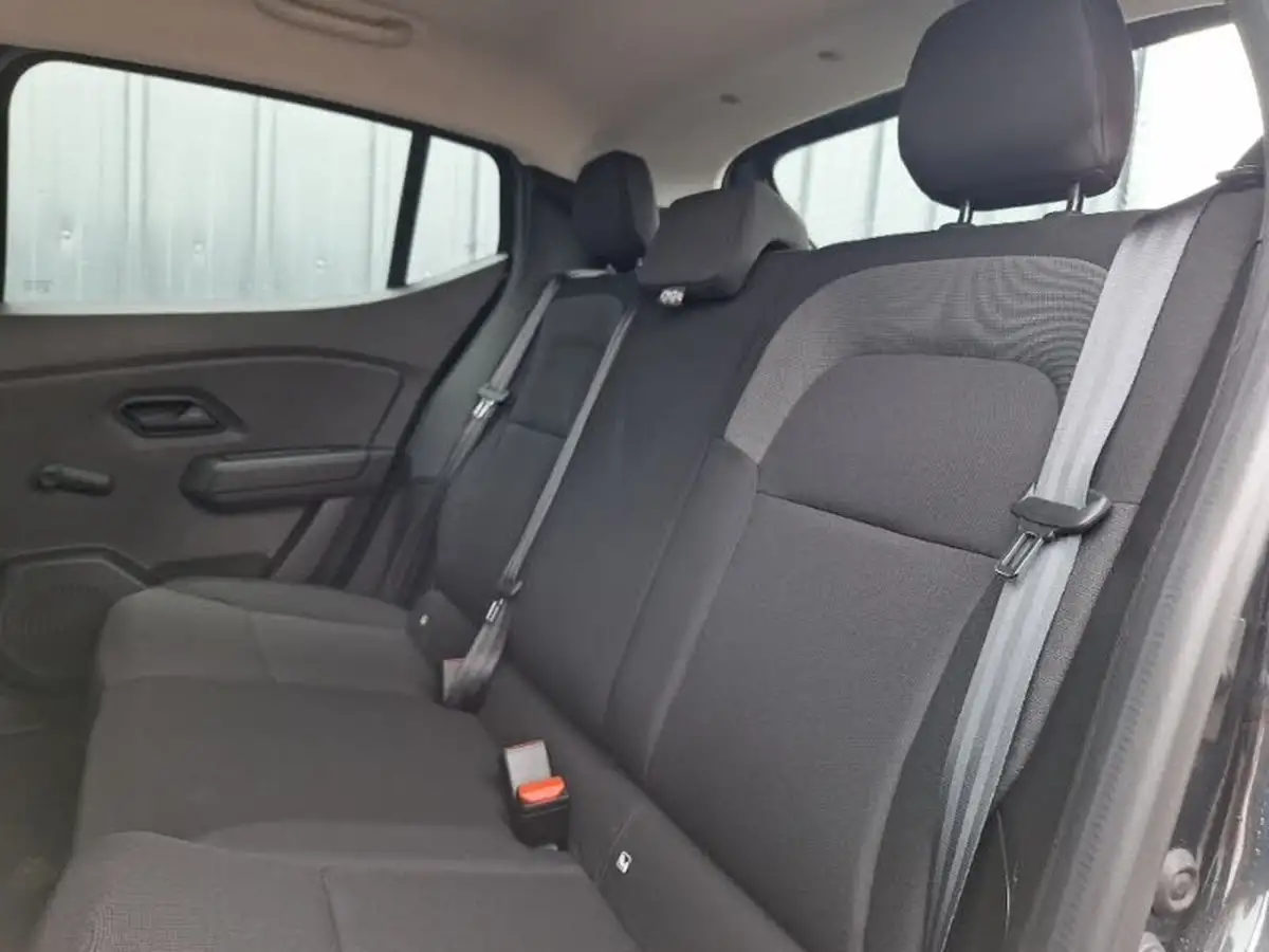2021-dacia-sandero-10-sce-essential-big-5