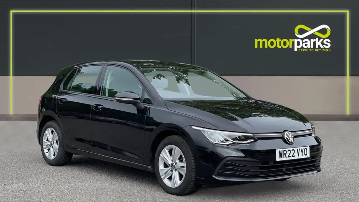 2022-volkswagen-golf-15-tsi-life-130ps-hatchback-big-0
