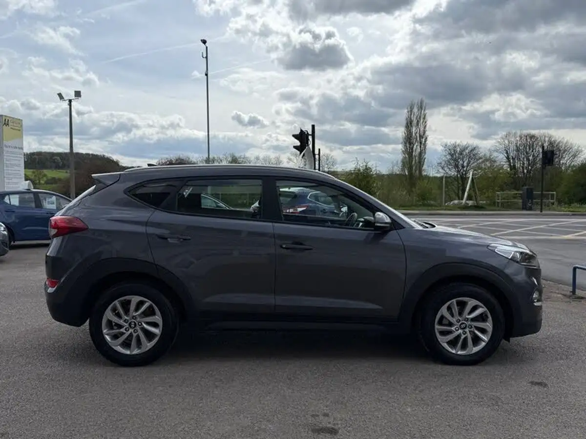 2017-hyundai-tucson-17crdi-blue-drive-se-nav-116ps-big-5