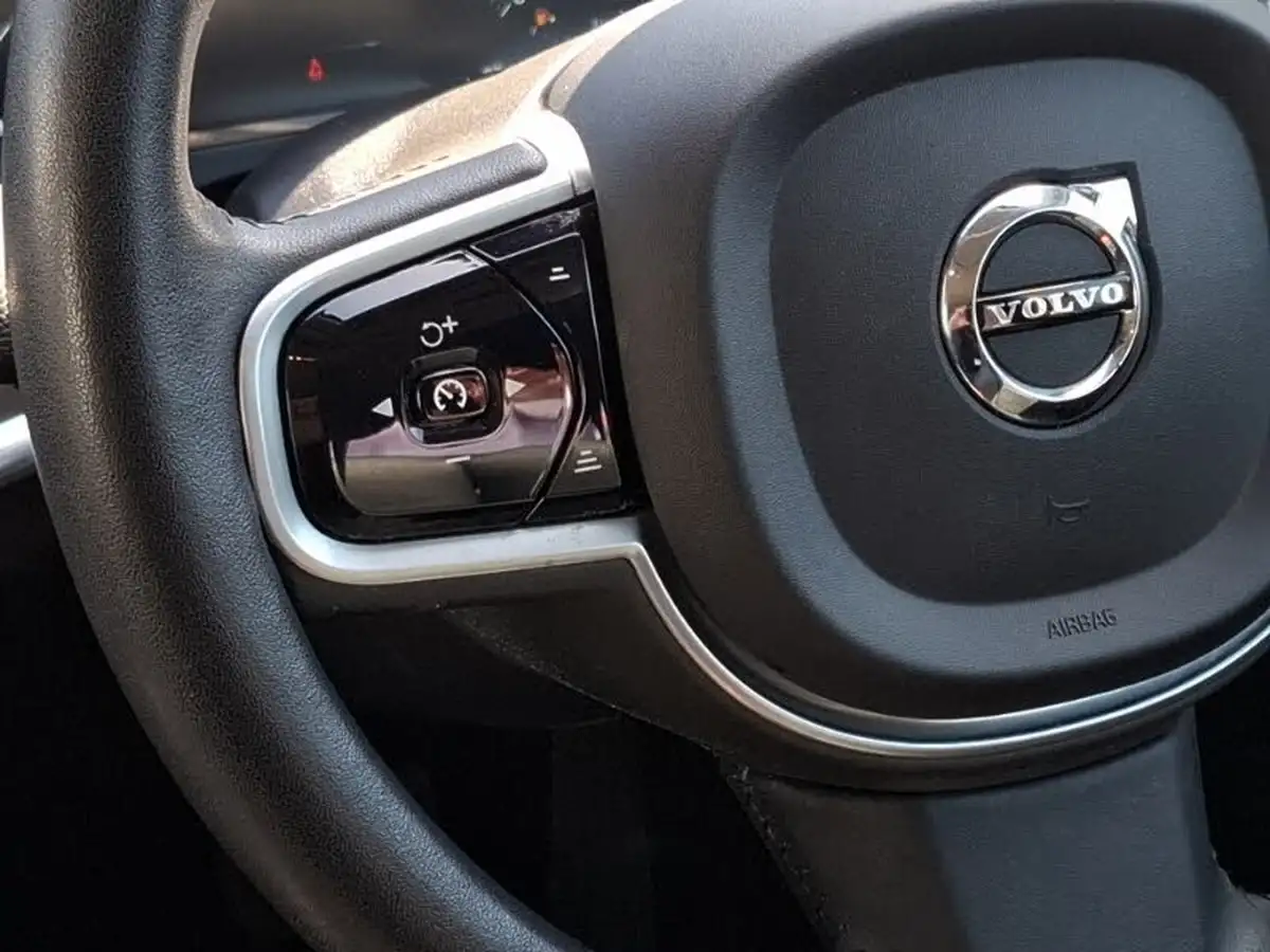 2019-volvo-v90-20-t4-momentum-big-12