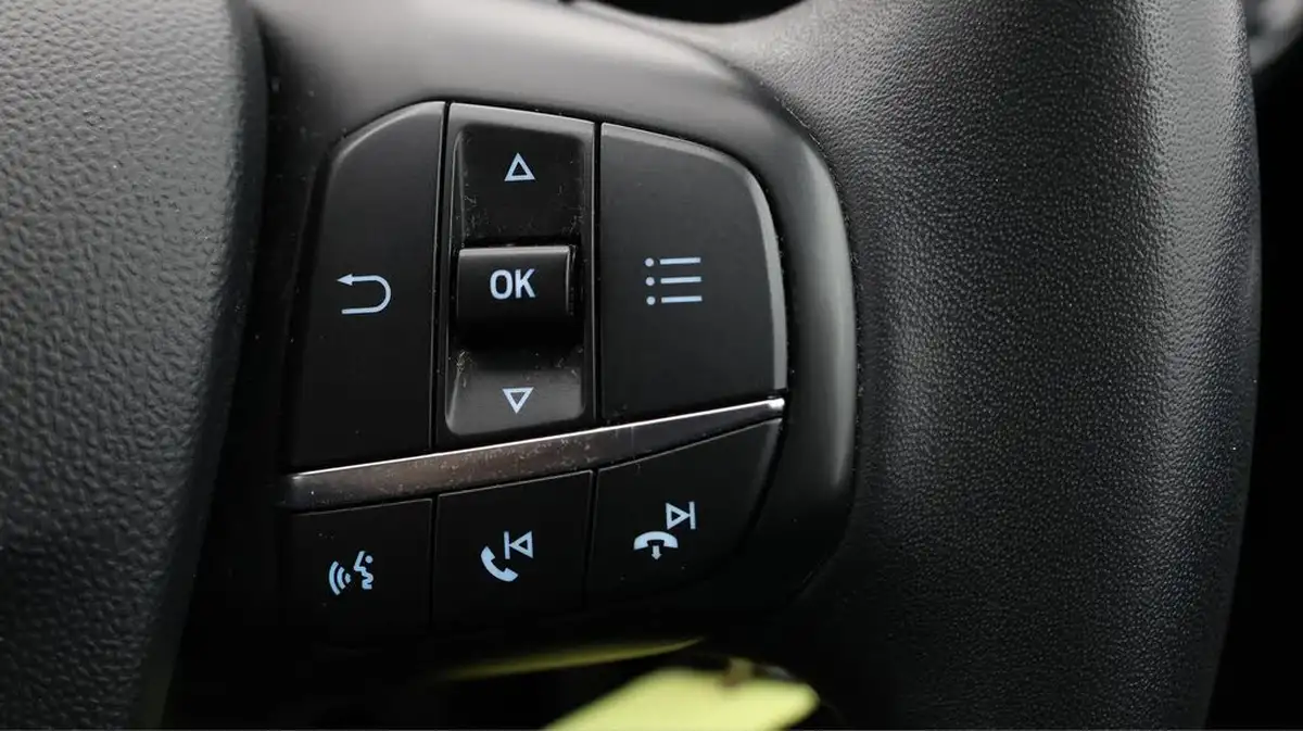 2019-ford-fiesta-10t-active-1-100ps-big-23