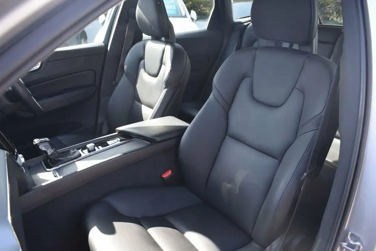 2017-volvo-xc60-20td-d4-momentum-geartronic-big-12