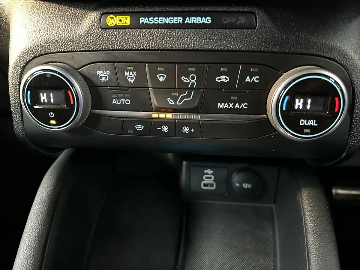2022-ford-kuga-big-23