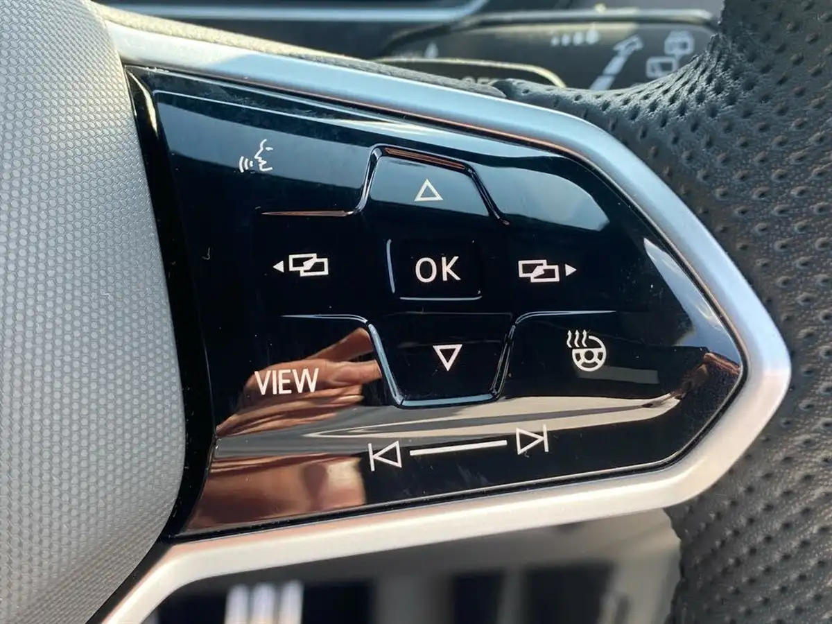 2020-volkswagen-tiguan-15-tsi-r-line-big-30