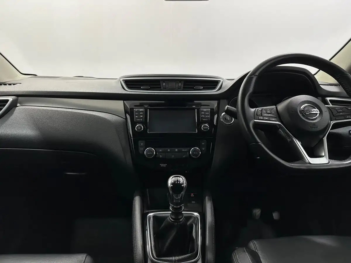 2017-nissan-qashqai-15dci-tekna-big-17
