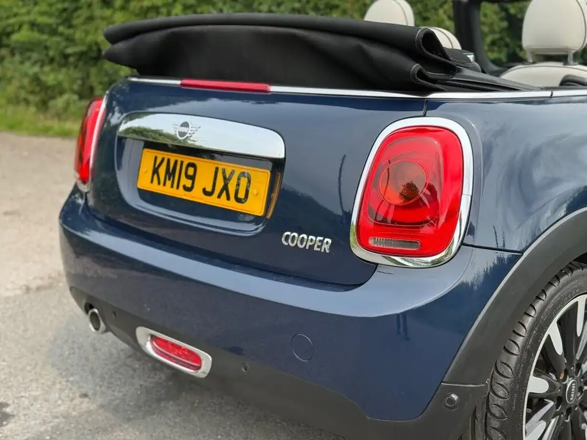 2019-mini-cooper-15-cooper-exclusive-134bhp-ss-convertible-2d-auto-big-41