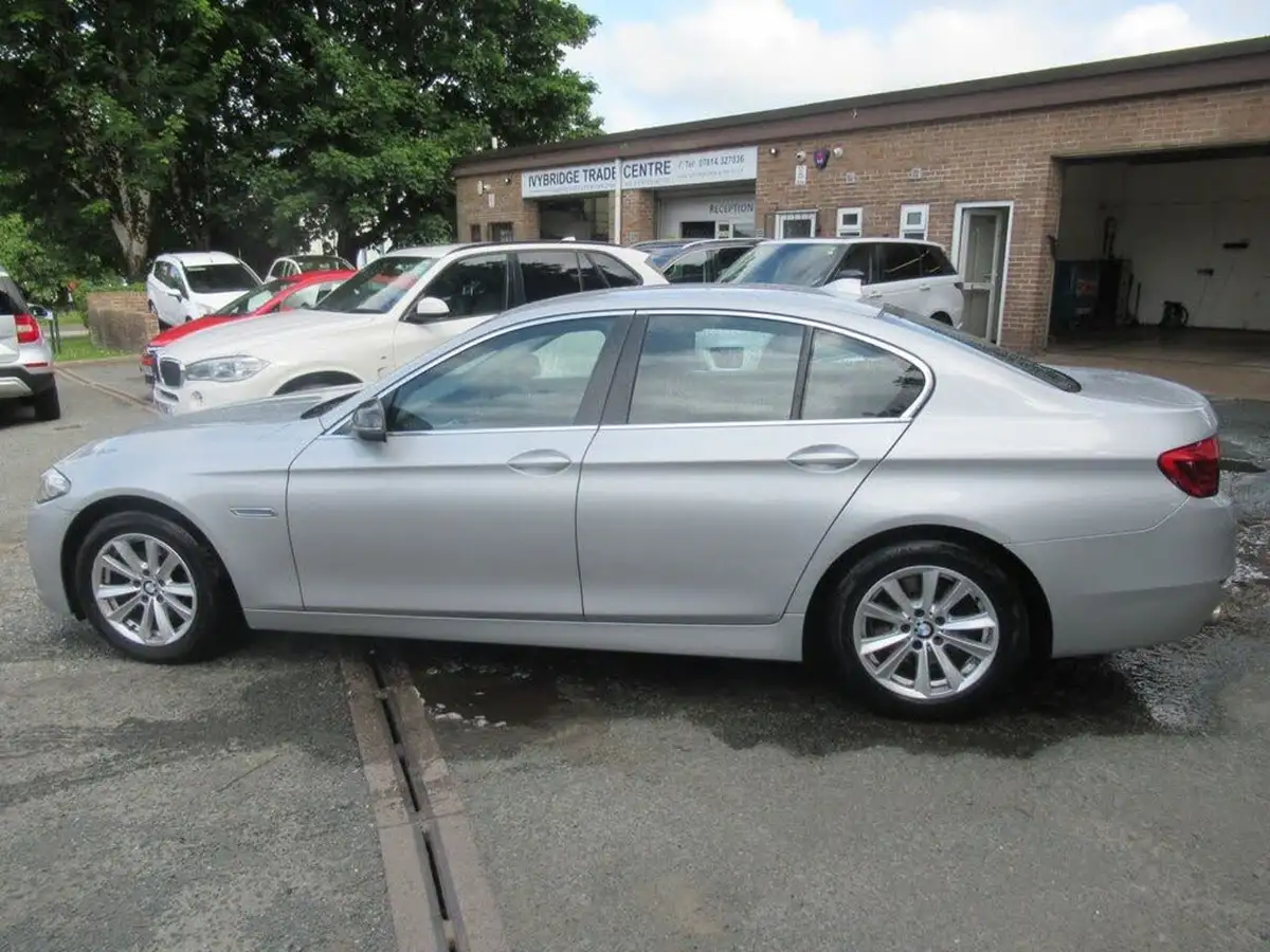 2013-bmw-5-series-20td-520d-se-184bhp-saloon-4d-big-10