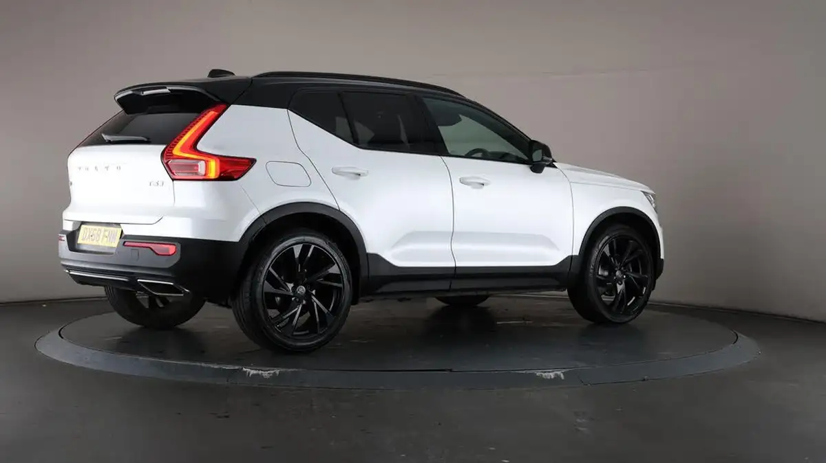 2018-volvo-xc40-15-t3-r-design-pro-big-66