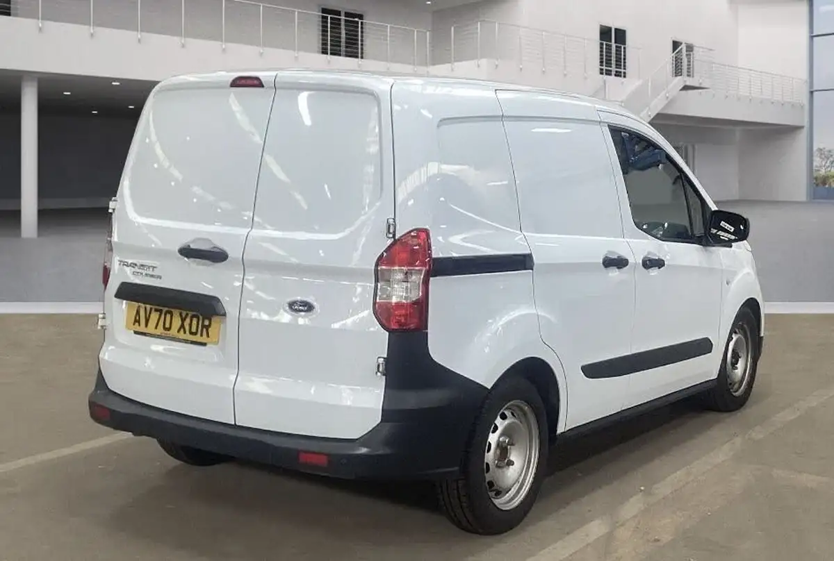 2021-ford-transit-courier-15tdci-leader-75ps-eu6dt-panel-van-big-3