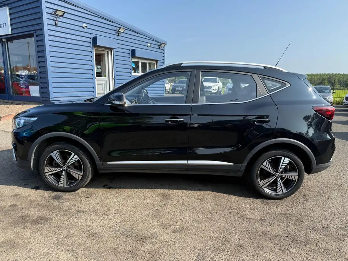 2021-mg-zs-suv-e-exclusive-ev-big-1