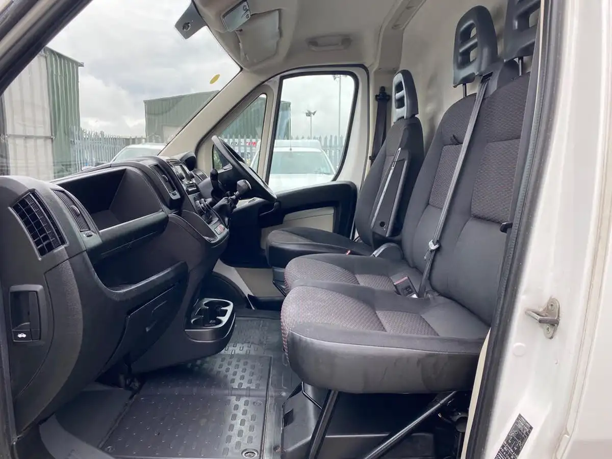 2019-peugeot-boxer-20-bluehdi-professional-335-l3-h2-big-8