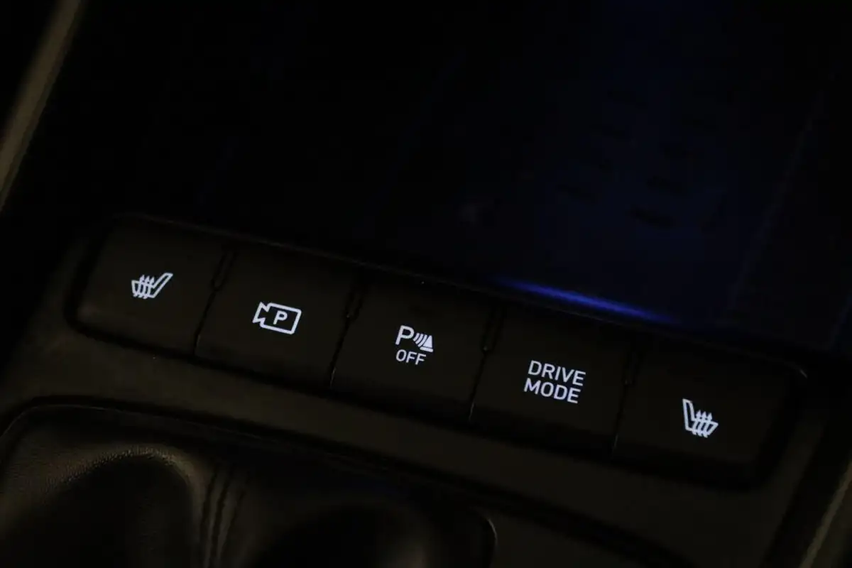 2023-hyundai-bayon-10-t-gdi-premium-100ps-dct-big-34