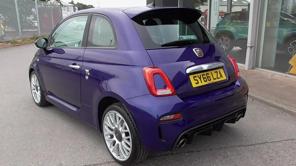 2016-abarth-595-14-tjet-big-1