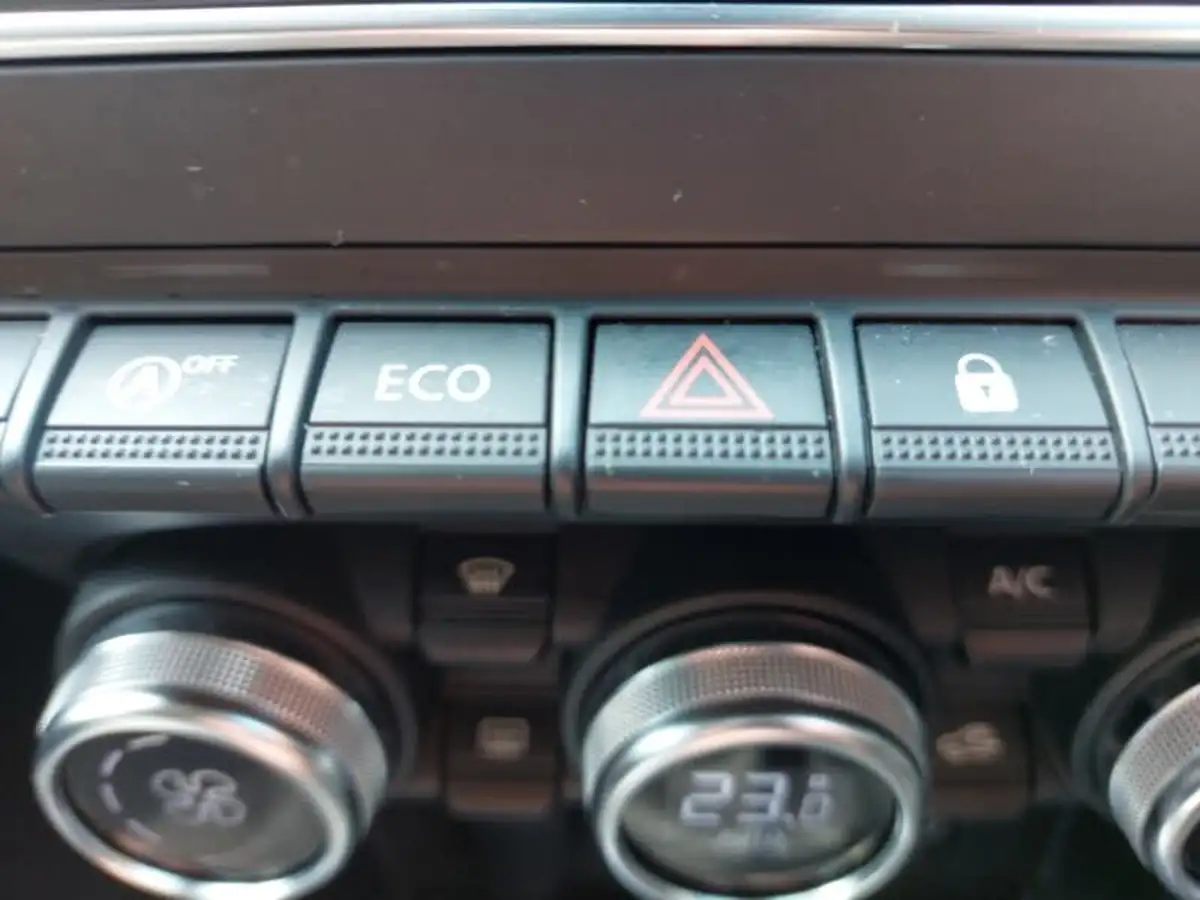 2021-renault-captur-13-tce-iconic-140ps-big-17
