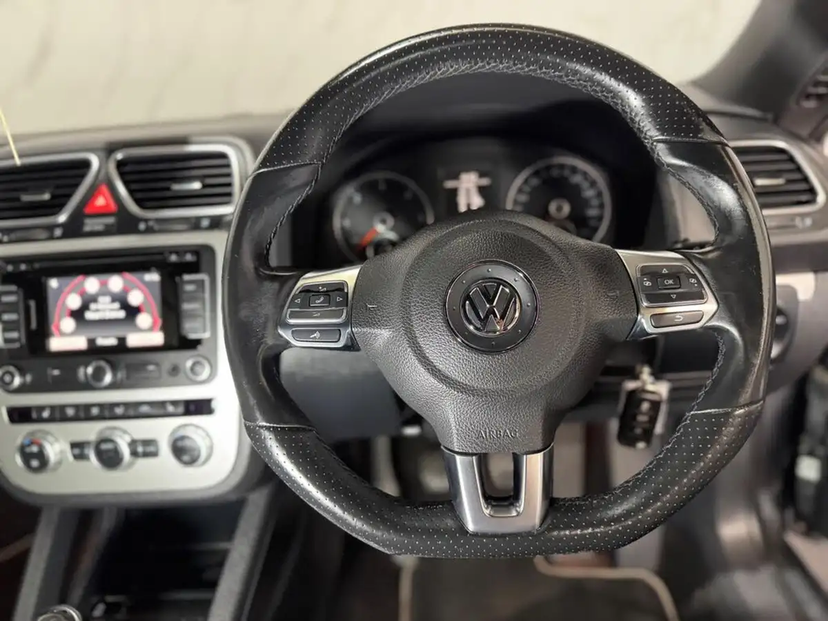 2013-volkswagen-scirocco-20tdi-gt-big-20