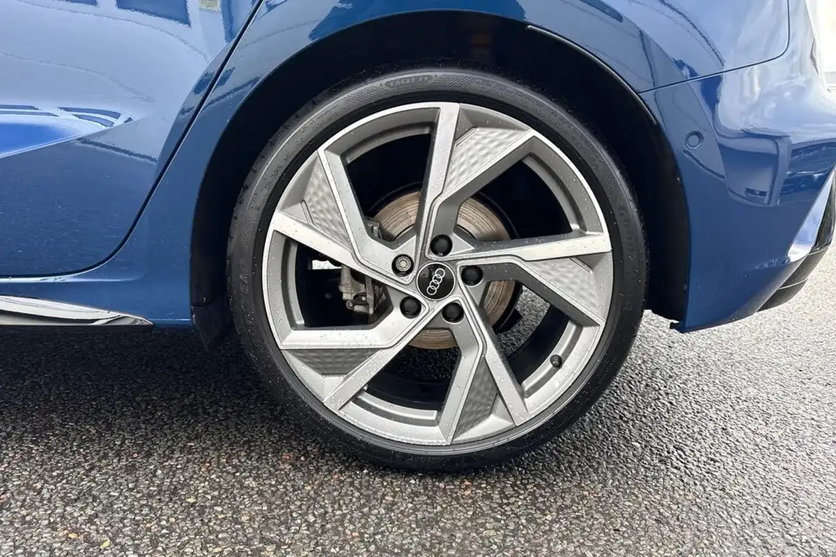 2024-audi-a3-15-35-tfsi-black-edition-sportback-5d-big-10