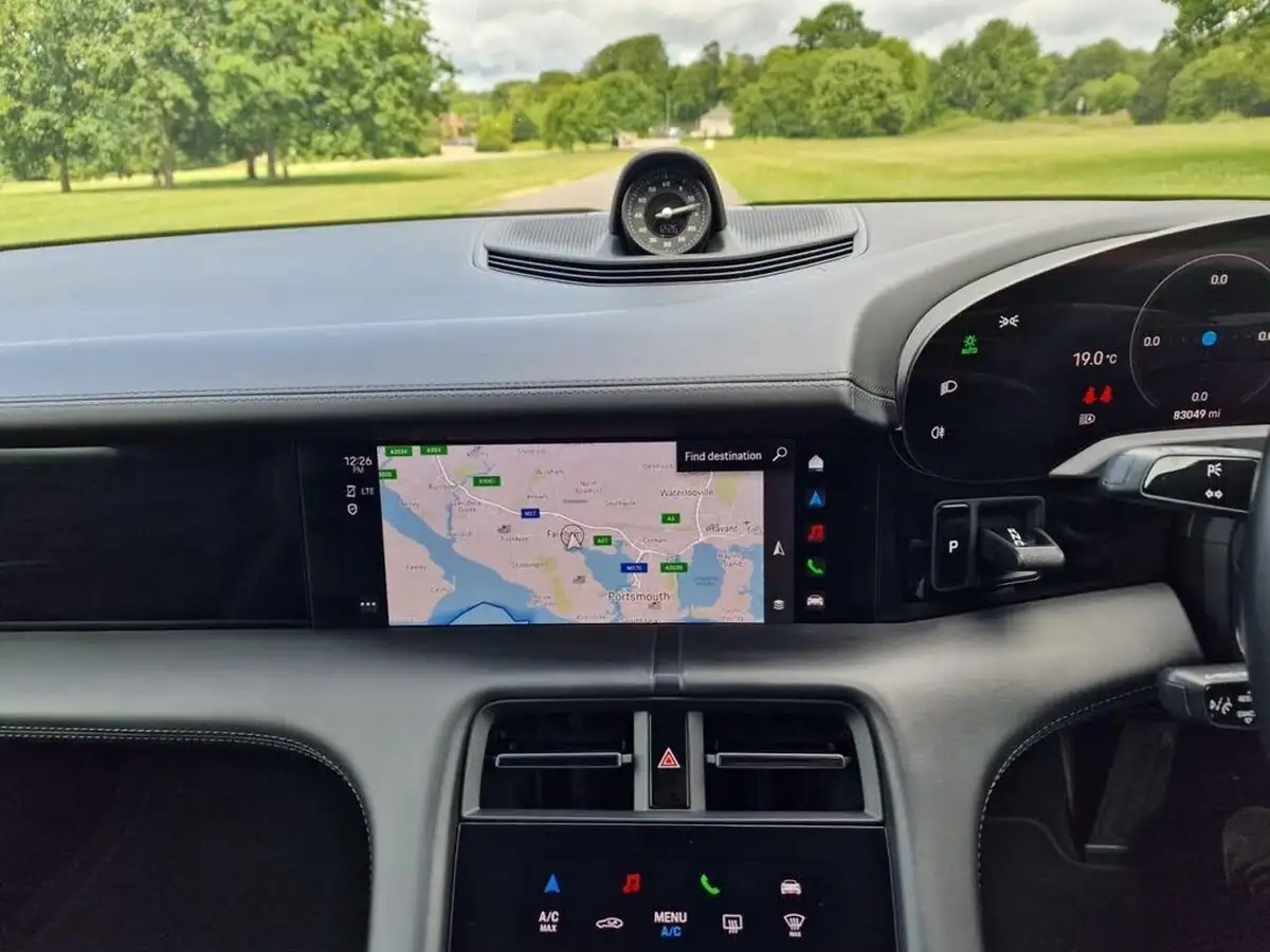 2021-porsche-taycan-e-4s-571ps-performance-battery-plus-big-15