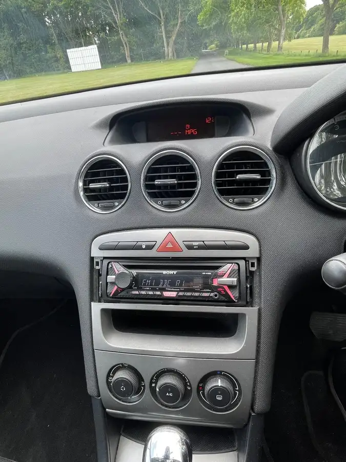 2011-peugeot-308-16-s-vti-auto-big-20