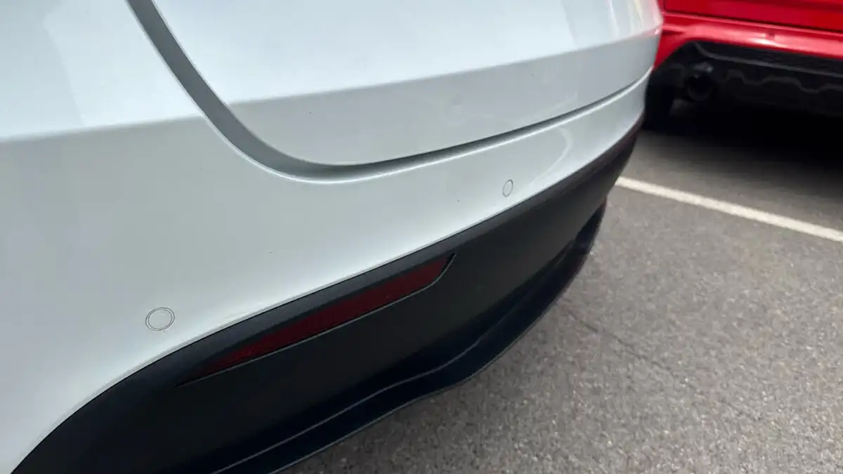 2022-tesla-model-y-e-long-range-big-21