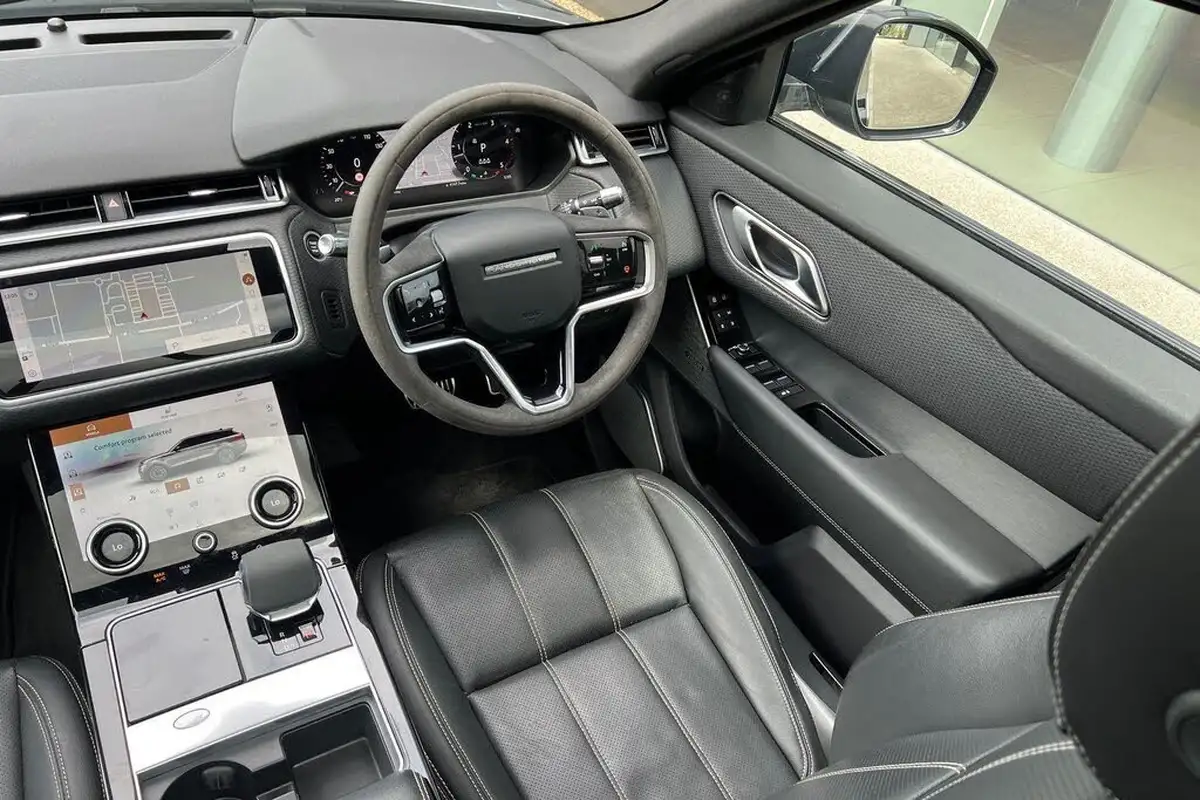 2021-land-rover-range-rover-velar-big-32