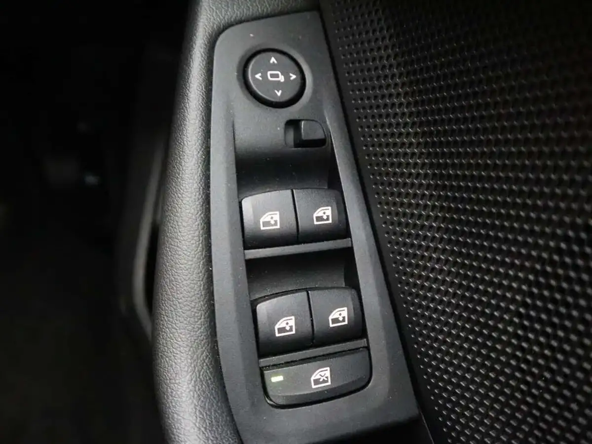2022-bmw-1-series-15-118i-se-big-38