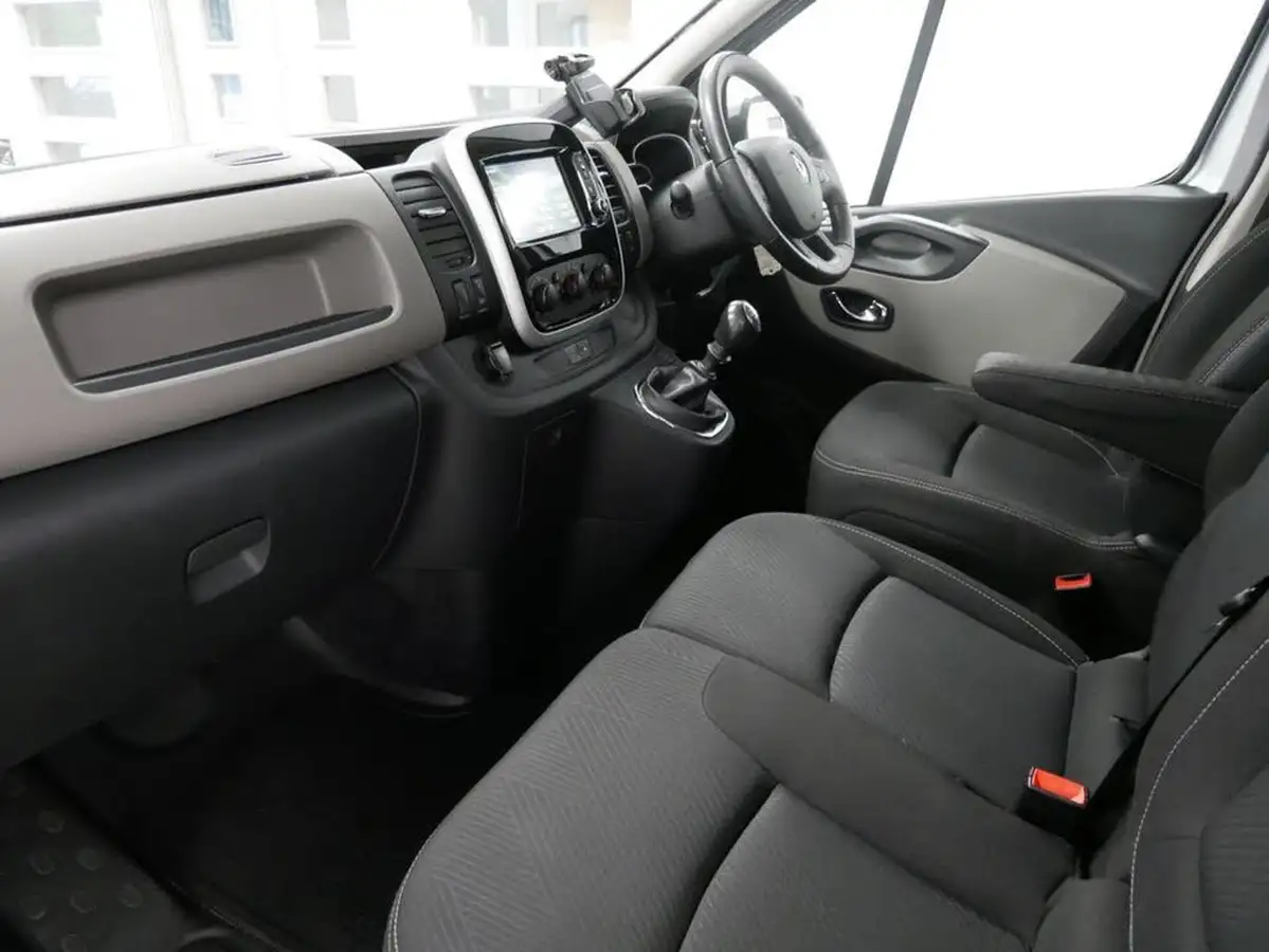 2019-renault-trafic-16dci-sl27-120-premier-edition-panel-big-18