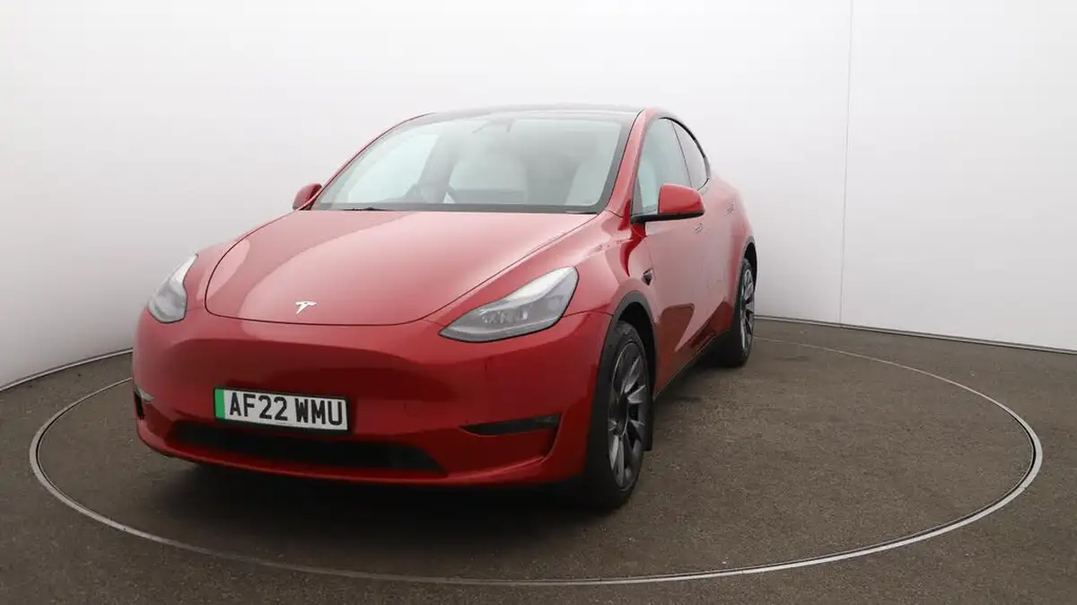 2022-tesla-model-y-e-long-range-big-37