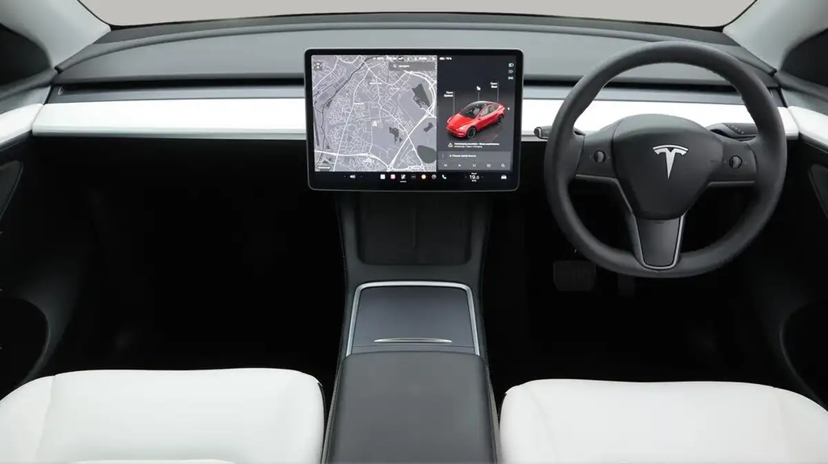 2022-tesla-model-y-e-long-range-big-13