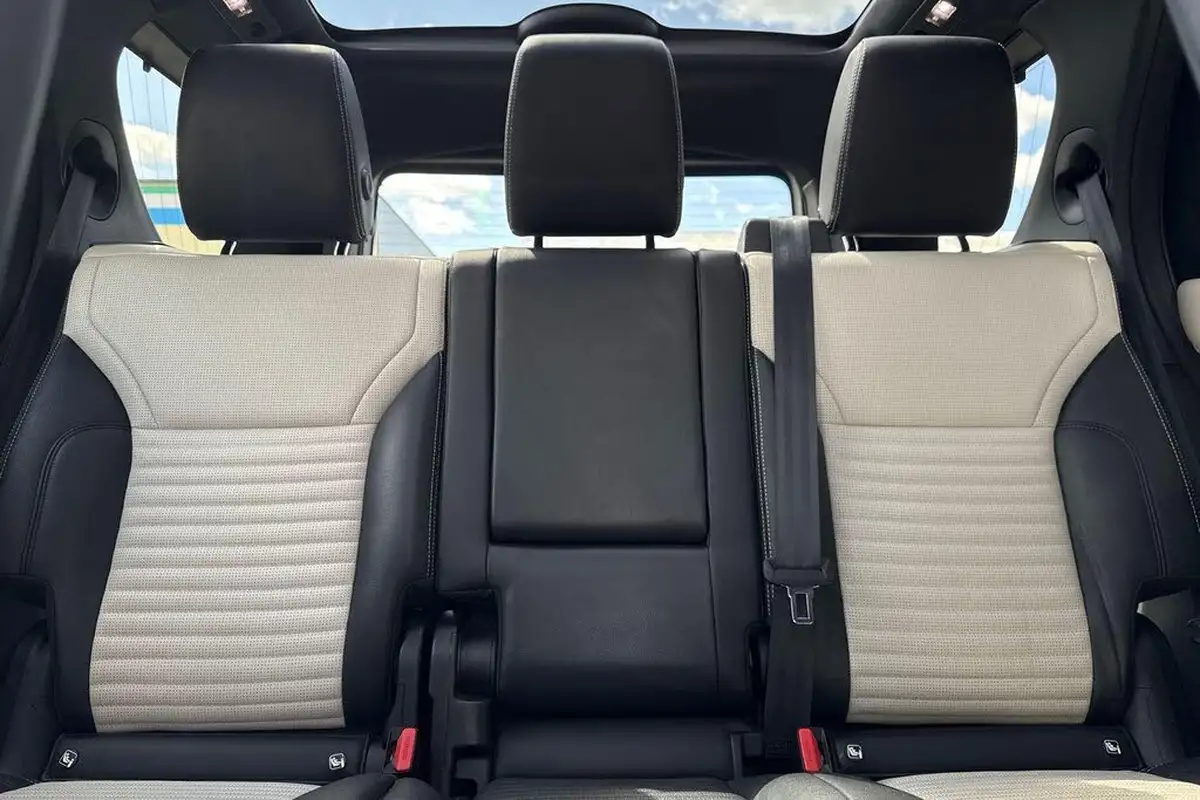 2021-land-rover-discovery-30-d250-r-dynamic-se-250ps-big-77