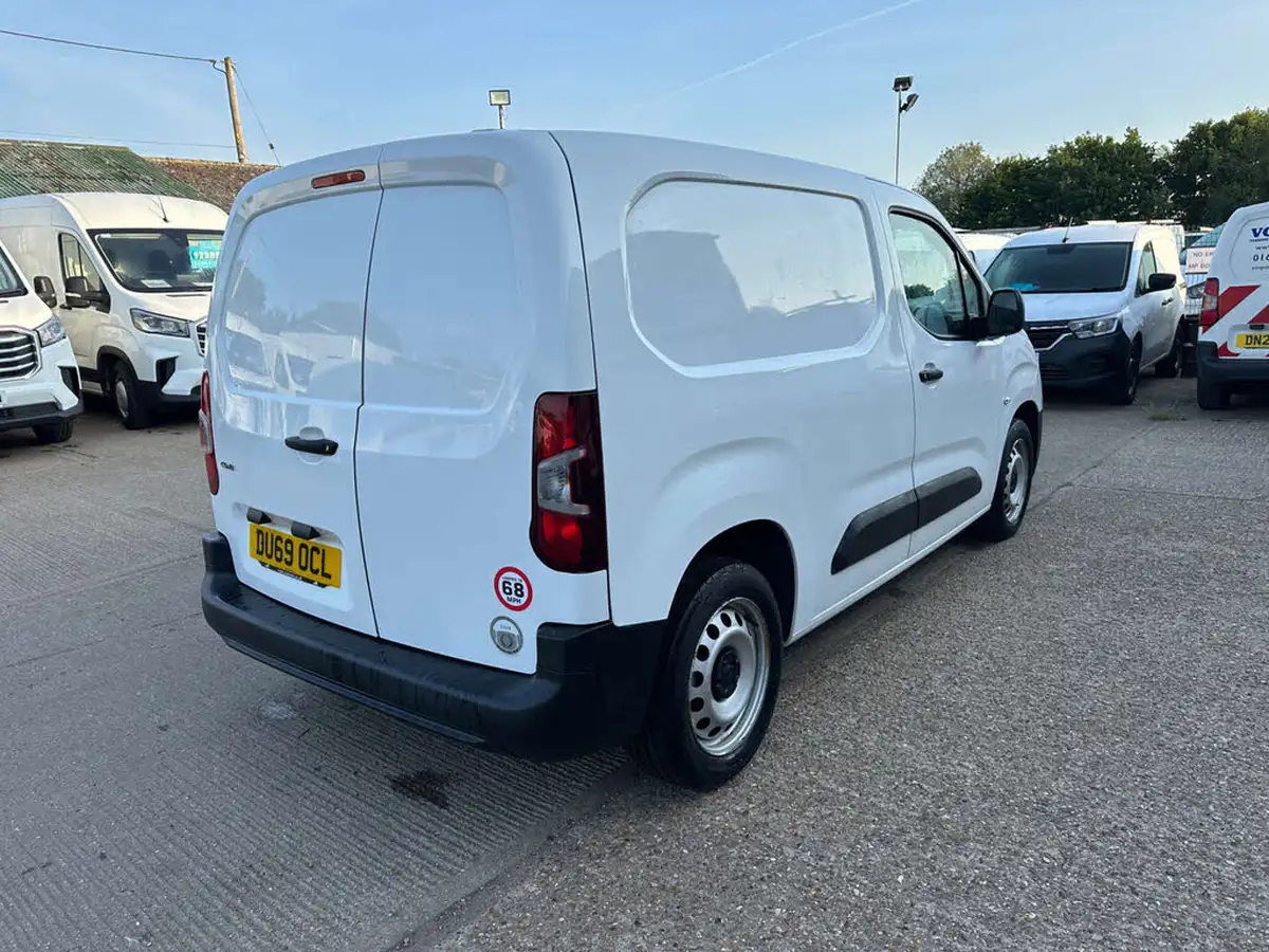 2019-vauxhall-combo-16cdti-edition-2300-100pseu6-l1h1-panel-big-10
