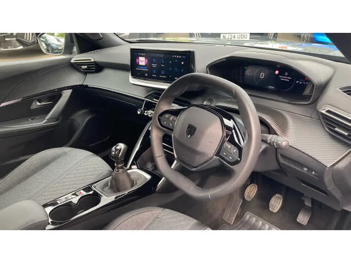 2025-peugeot-2008-suv-12-puretech-allure-130ps-big-10