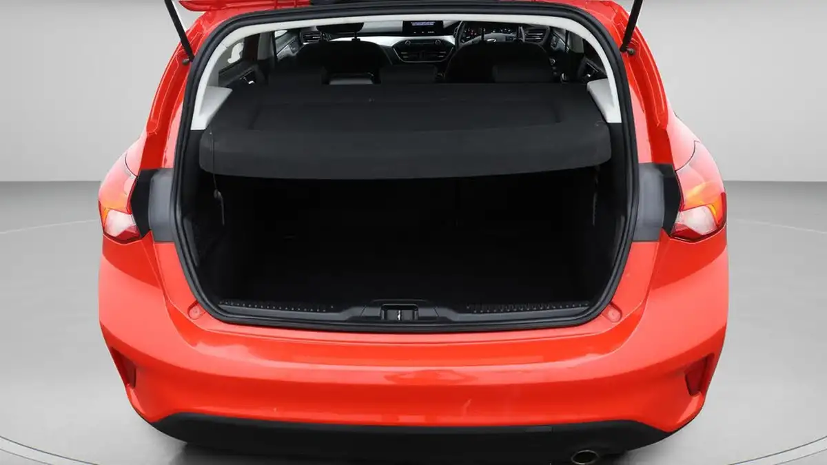 2018-ford-focus-10t-zetec-125ps-hatchback-big-17