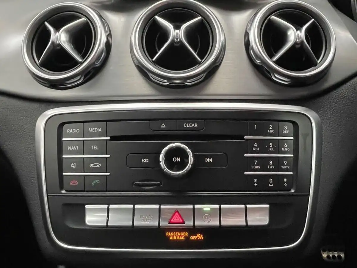 2018-mercedes-benz-gla-class-21d-gla-200d-amg-line-134bhp-ss-big-41