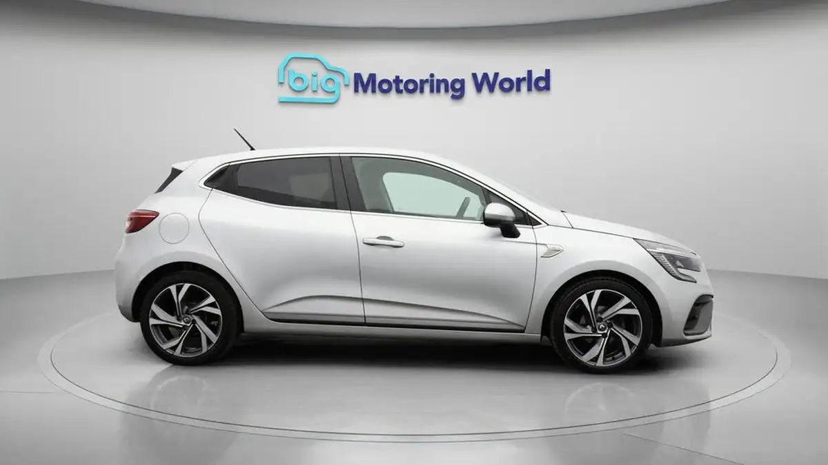 2021-renault-clio-10-tce-rs-line-100bhp-big-8