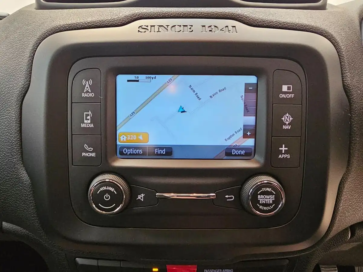 2015-jeep-renegade-16-multijet-ii-longitude-ss-big-17