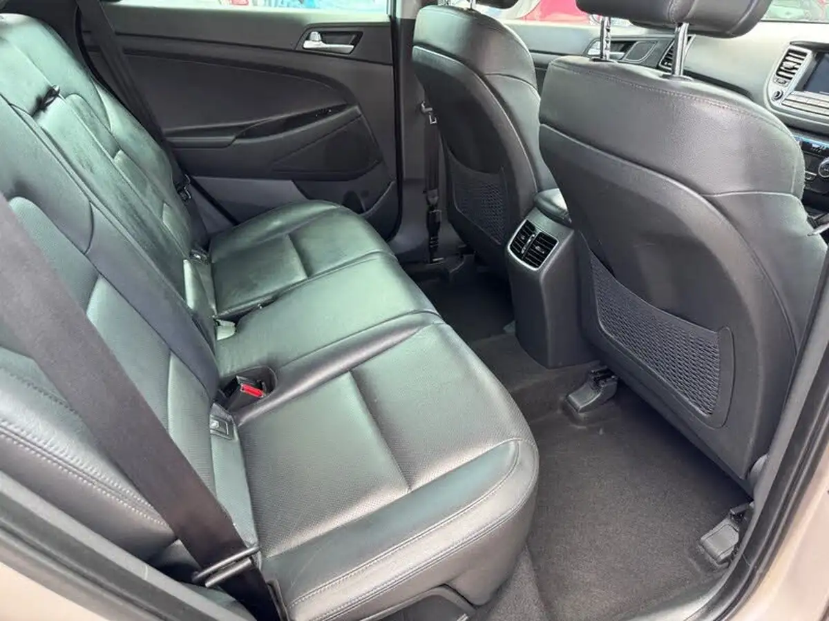 2015-hyundai-tucson-20crdi-blue-drive-premium-big-12