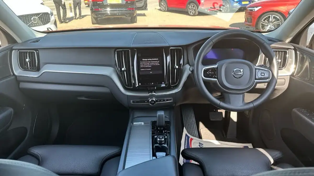 2022-volvo-xc60-20-b5-plus-big-4