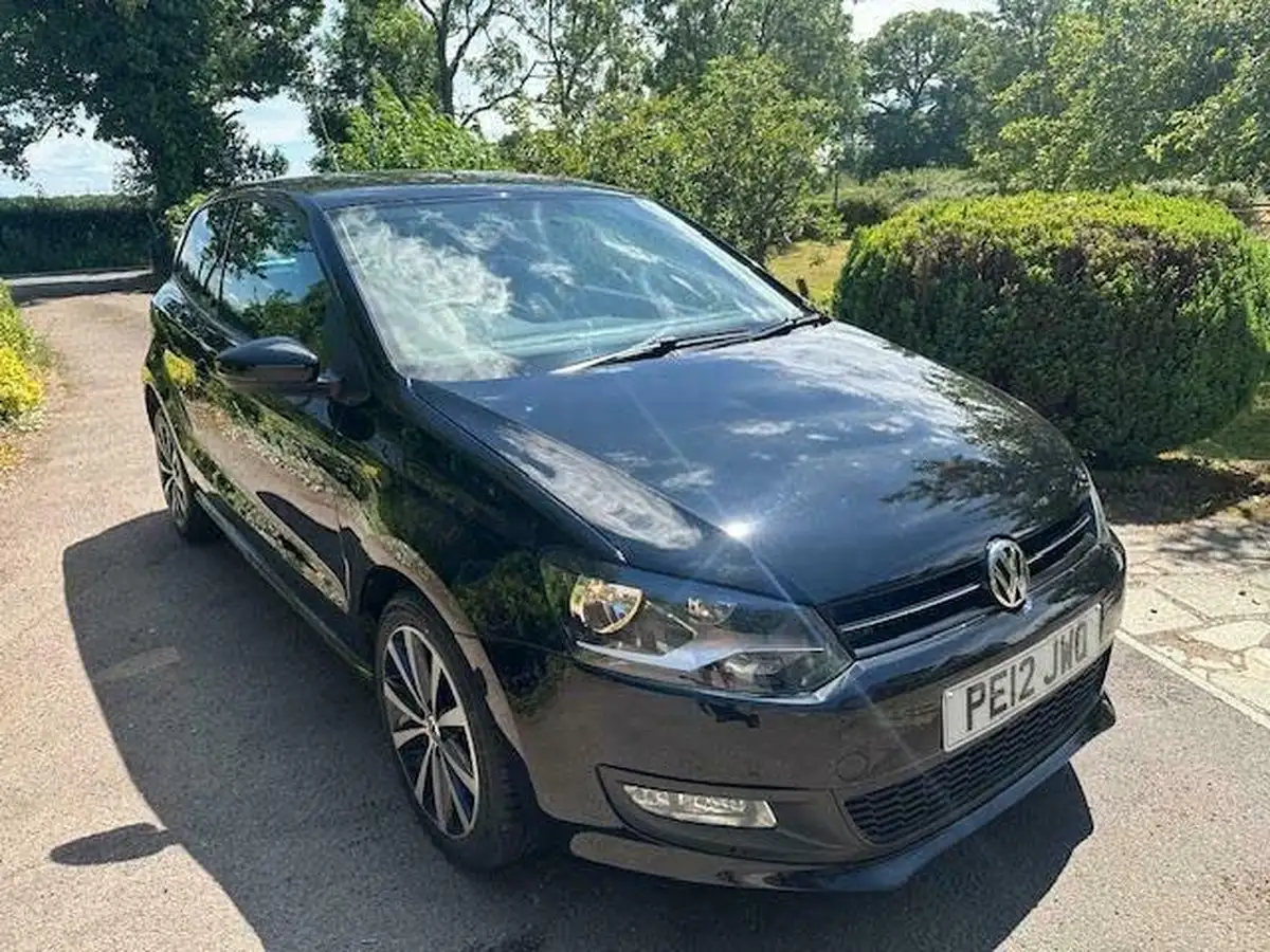 2012-volkswagen-polo-12-match-60ps-3d-big-2