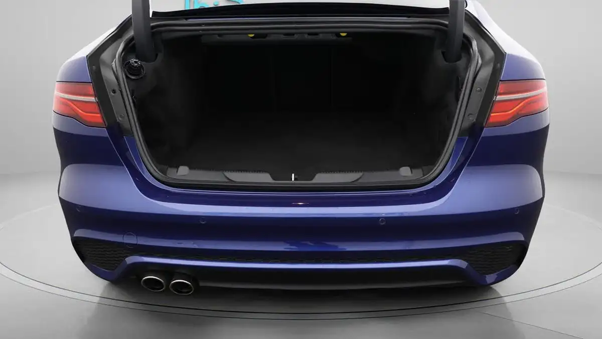 2021-jaguar-xe-20-d200-r-dynamic-black-big-26