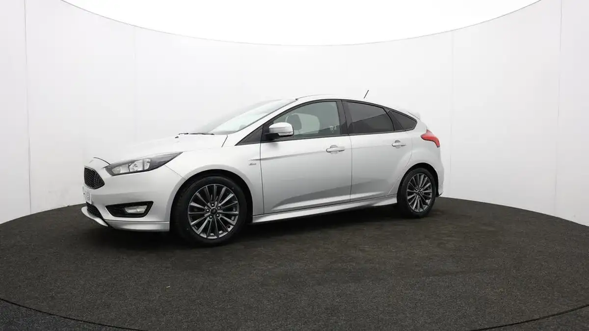 2018-ford-focus-10t-st-line-140ps-hatchback-big-65