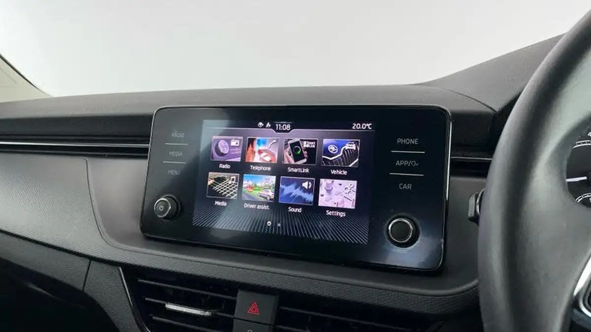 2021-skoda-kamiq-10-tsi-se-109ps-big-17