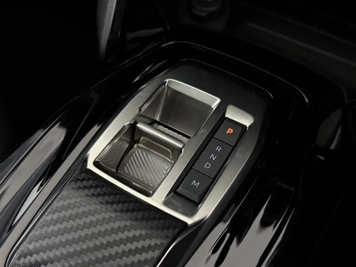 2023-peugeot-208-12-puretech-allure-premium-130ps-eat8-big-34